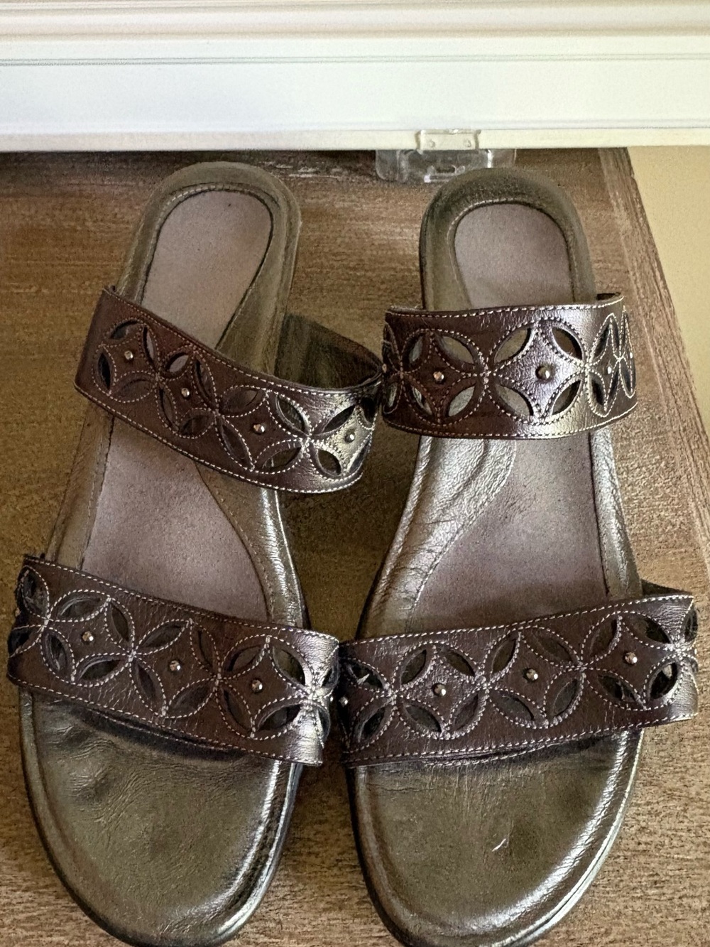 Women’s black Slip-On Naot Comfort Sandals 40